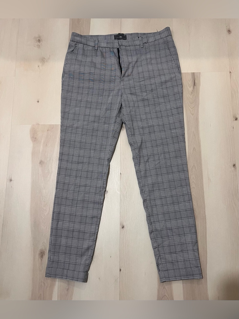 H&M Women's US 32 Skinny Fit Grey Glen Plaid Dress Pants Cuffed Ankle Trousers